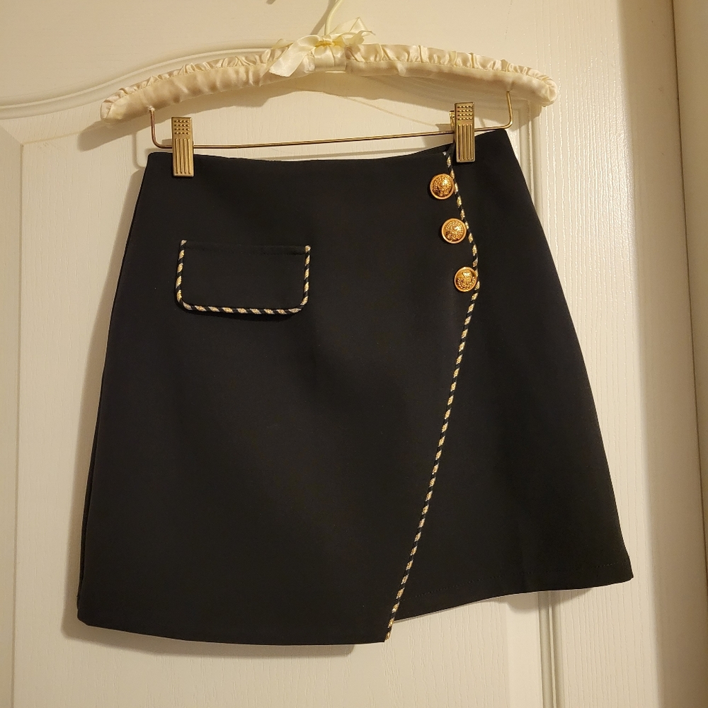 High-waisted Inaya black skirt with asymmetrical design, size Small